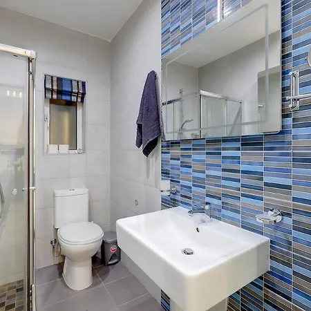 Apartman Picturesque Pad Steps From The Seafront *