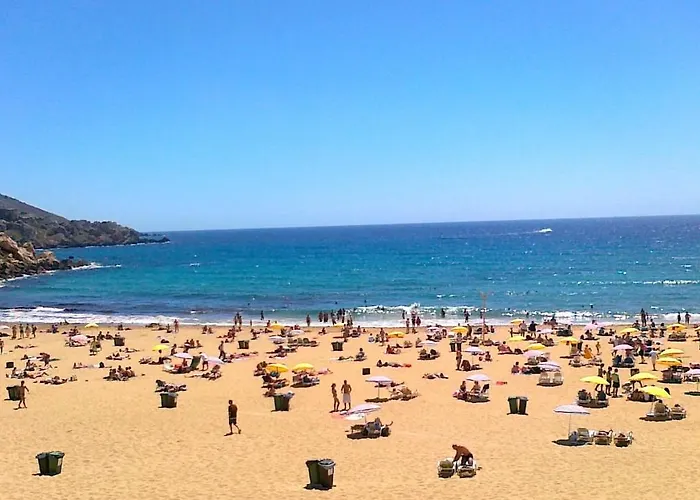 Picturesque Pad Steps From The Seafront Apartment