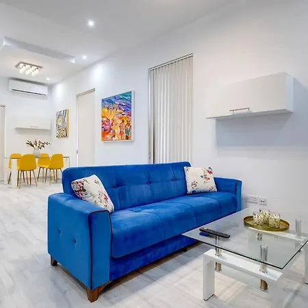 Daire Picturesque Pad Steps From The Seafront